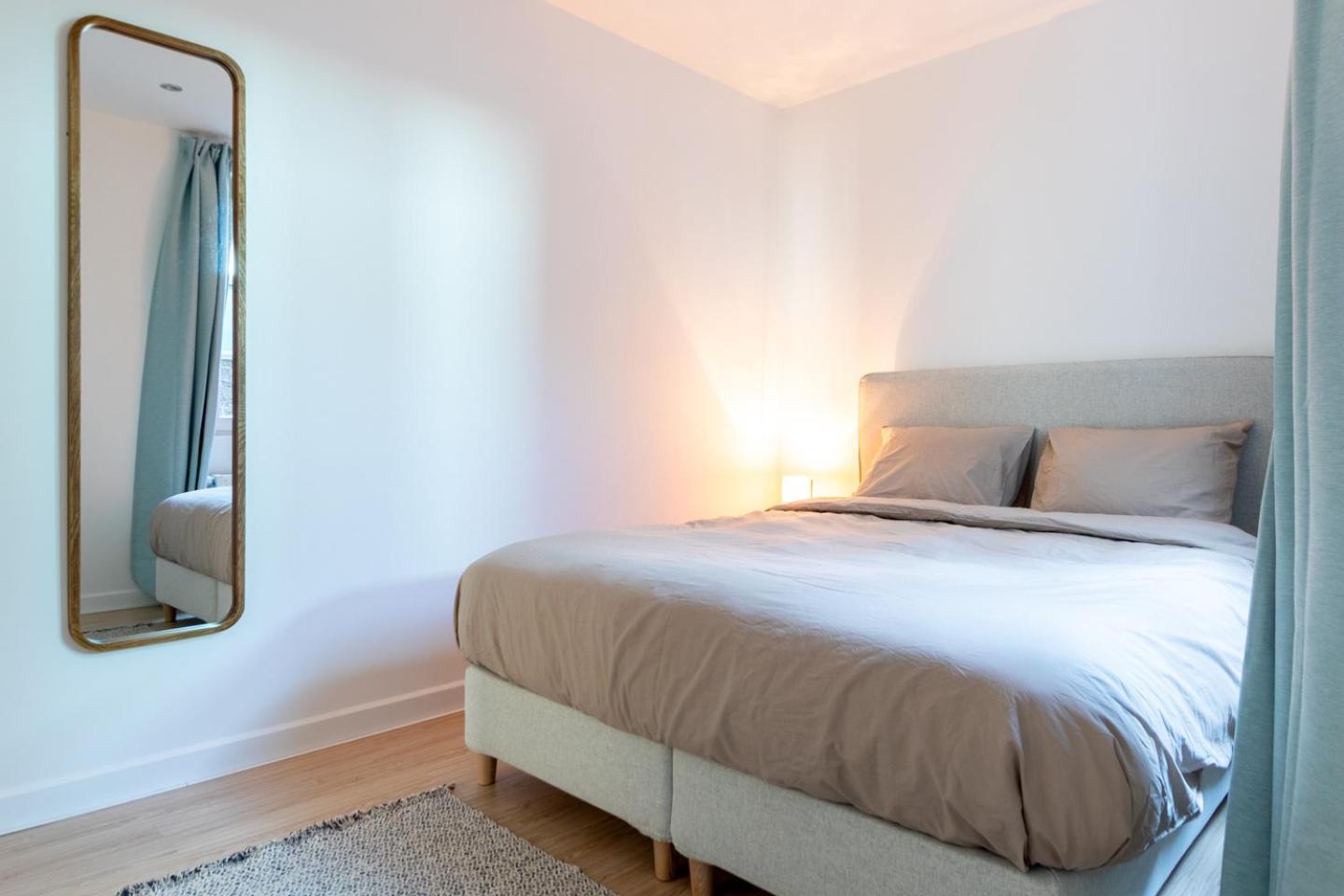 Bright, Spacious & Perfectly Located In The Heart Of Apartamento