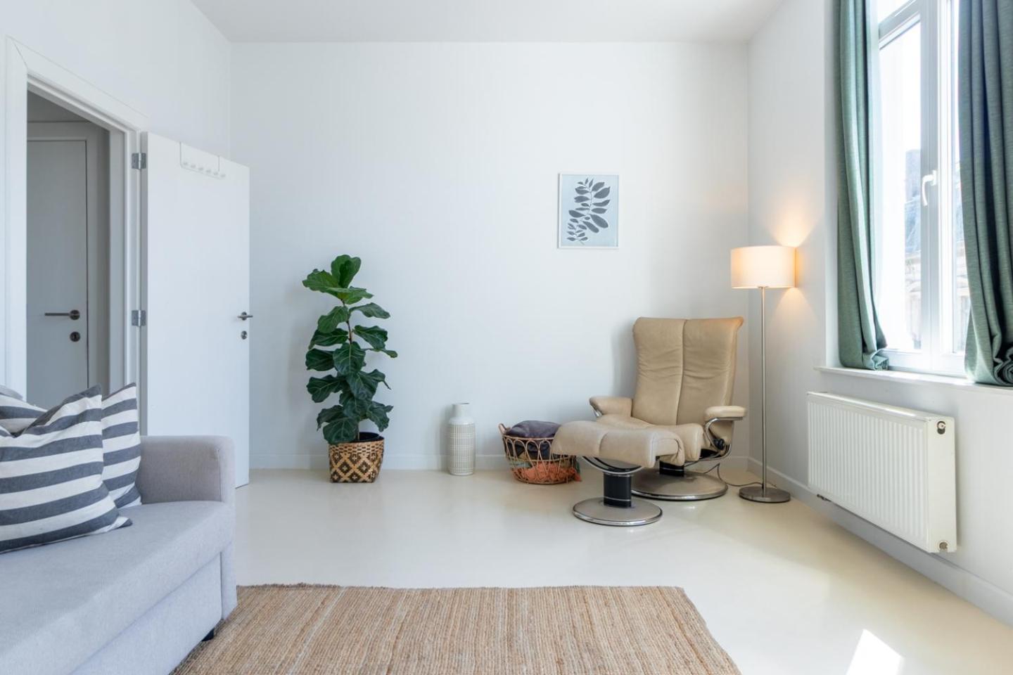 Bright, Spacious & Perfectly Located In The Heart Of Appartamento *